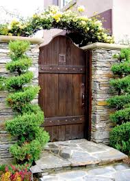 7 lovely country gate design ideas