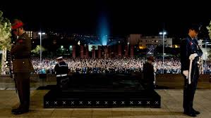 Select from premium dawn service of the highest quality. Thousands Attend Anzac Day Dawn Service At Pukeahu Park In Wellington Stuff Co Nz