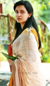 Tamil actress sandra amy hot saree photo gallery. Actress Honey Rose In Saree From Kumbasaram Movie
