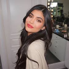 kylie jenner looks like a completely