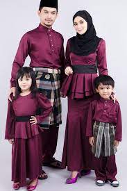 Assalamualaikum dan selamat sejahtera wahai rakyat malaysia yang dirindui.dah lama betul tak update blog.sampai mengikut penerangan dari wikipedia baju kurung ialah pakaian tradisional wanita melayu sejak zaman dahulu lagi. Baju Kurung Melayu