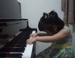 The word prodigy is usually reserved for the very young when they exhibit skills or talents beyond what most adults can even imagine. Talented 3 Year Old Wows Internet With Her Piano Playing