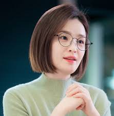 Karier, cinta & timbangan, atau hanya imperfect, adalah film drama percintaan indonesia tahun 2019 yang disutradarai oleh ernest prakasa dan dialihwahanakan dari novel imperfect: Tren Model Rambut Wanita Korea Tahun 2021