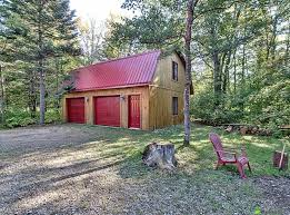 superbe chalet en bois rond entouré d