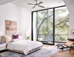 10 Glorious Bedroom Decors With Glass