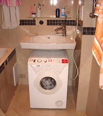 Мивката е задължителен елемент в обзавеждането на всяка баня и тоалетна.тя трябва да е съобразена с дизайна на останалия санитарен фаянс в помещението. Razpolozhenie Na Banyata 12 Opcii Remont Ss Sobstvenite Si Rce