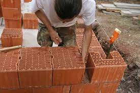construire un mur en briques monomur