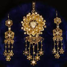 identifying antique gold jewelry is an art