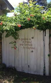 15 Stunning Fence Painting Designs To