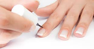 Diese art der künstlichen fingernägel ist wohl die meistverbreitete methode um die nägel. French Nails Selber Machen Anleitung Fur Die Manikure
