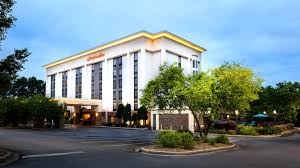 Hilton garden inn columbia/harbison offers 143 accommodations with mp3 docking stations and coffee/tea makers. Hotel In Columbia Sc Hampton Inn I 26 Harbison Blvd