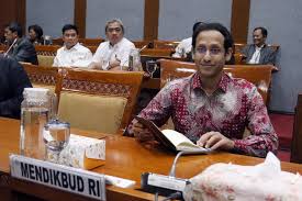 Nadiem anwar makarim, b.a., m.b.a.2 3 adalah seorang pengusaha indonesia yang saat ini menjawat sebagai menteri pendidikan daripada wikipedia, ensiklopedia bebas. Nadiem Makarim Satu Satunya Yang Pasti Soal Masa Depan Adalah