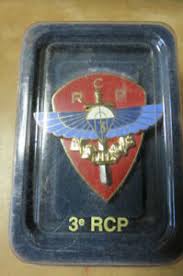 Les parachutistes du 2e r.c.p. Insigne 3e Regiment De Chasseurs Parachutistes 3e Rcp Morlaix Libye 42 Indochine Ebay