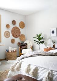 25 Clever Bedroom Wall Decor Ideas To