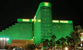 what is the largest hotel in las vegas