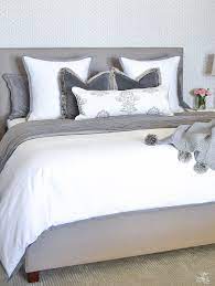 6 easy steps for making a beautiful bed