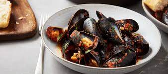 mussels fra diavolo with chopped