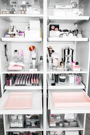 how to organize display makeup in