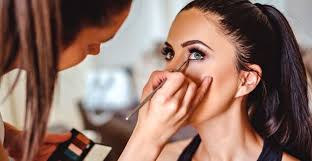 7 ways makeup artists get published in