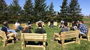 students build benches for memorial