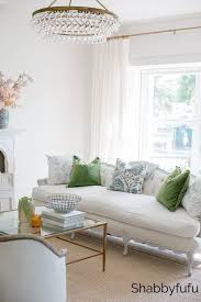 how to arrange throw pillows on a sofa