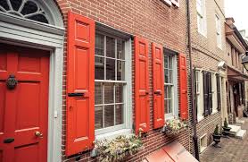 When measuring for shutter widths, consider spaces between windows. Buy The Right Shutters Old House Journal Magazine
