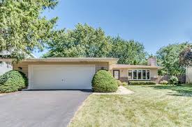 1512 westminster drive naperville il