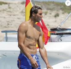 33 inches arms biceps size: Rafael Nadal Vacances Sous Le Soleil Et Entre Amis Loin De Sa Belle Xisca Purepeople