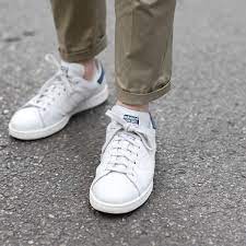 Measure ½ (7.4 ml) of laundry detergent and mix it into the lukewarm water. How To Keep Your White Sneakers Pristinely White Fashionista