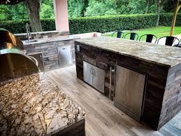 innovative outdoor kitchens and living