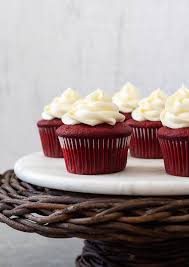 red velvet cupcakes with cream cheese