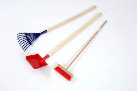 Long Handled Gardening Tools For