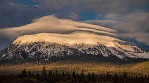 580+ Mount Shasta Cloud Stock Photos, Pictures & Royalty-Free Images -  iStock