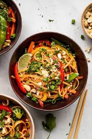 easy vegetable stir fry noodles fork