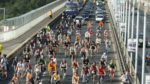 The critical mass of a fissionable material depends upon its nuclear properties. Critical Mass 2020 Alle Termine Stadte Regeln Vision Radfahren De