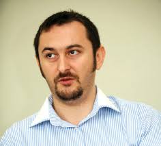 Alexandru Costin, 30 de ani, a infiintat compania de soft Interakt in anul 2000 alaturi de Bogdan Ripa (29 de ani), cu o investitie de 2.000 de euro. - 23main_costin_cn