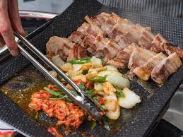 生サムギョプサルって何？ 新鮮で旨い銘柄豚を味わえる韓国食堂が誕生 | 食べログマガジン
