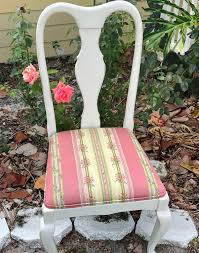 Unique White Queen Anne Vtg Chair