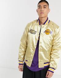 Herçeşit bomber jacket mens istediğin modeli, buradan kolaylıkla satın alabilirsin. Mitchell Ness La Lakers Championship Game Satin Jacket In Gold Asos