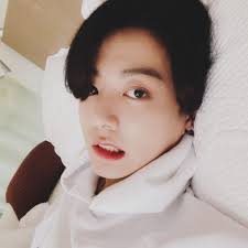 See more ideas about jungkook selca, jungkook, bts jungkook. Bts Jungkook Returns To Weverse After A Month S Break To Share A Bed Selca And Leaves Our Hearts Fluttering Pinkvilla
