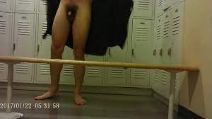 Guy with Small Dick in the Locker Room - XVIDEOS.COM