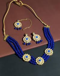 karatcart kundan royal blue beaded choker necklace set with earringaangtikka for women blue fs