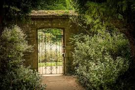 walled gardens on aboutbritain com