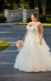Our collection of princess ball gown wedding dresses gives the classic ballgown a modern update. Princess Plus Size Ballgown With Horsehair Skirt Stella York Wedding Dresses Discontinued