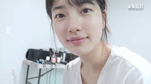 suzy s beautiful bare face without