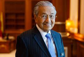 Mahathir mohamad, perdana menteri keempat malaysia telah dilahirkan di rumah nombor 18, lorong ais, alor setar, kedah. Happy 95th Birthday Dr M Here Are Some Things You May Have Not Known About Our Former Pm Lifestyle Rojak Daily