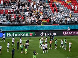 Nach der starken gruppenphase mit zwei siegen in drei spielen unterlag deutschland im viertelfinale belarus. Fussball Fest In Munchen Deutschland Schlagt Portugal Mit 4 2 Sport Nordbayern