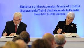 La croatie devient, le 1er juillet 2013, le 28e etat membre de l'union européenne. Signature Par La Croatie Du Traite D Adhesion A L Union Europeenne Bruxelles 9 Decembre 2011 Cvce Website
