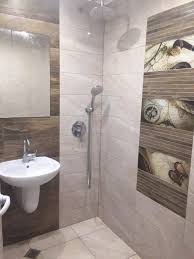 Препоръчително е мебелите в банята да са за да завършим напълно банята ще монтираме и стъкления параван, за да отделим душкабината. Kak Da Otkriem Podhodyashite Plochki Za Banya V Stara Zagora