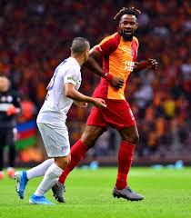 Galatasaray'dan son dakika christian luyindama transferi geldi. Sezonu Kapatan Luyindama Nin Sakat Sakat 10 Bin Kilometre Yolculuk Yaptigi Ortaya Cikti Son Dakika Spor